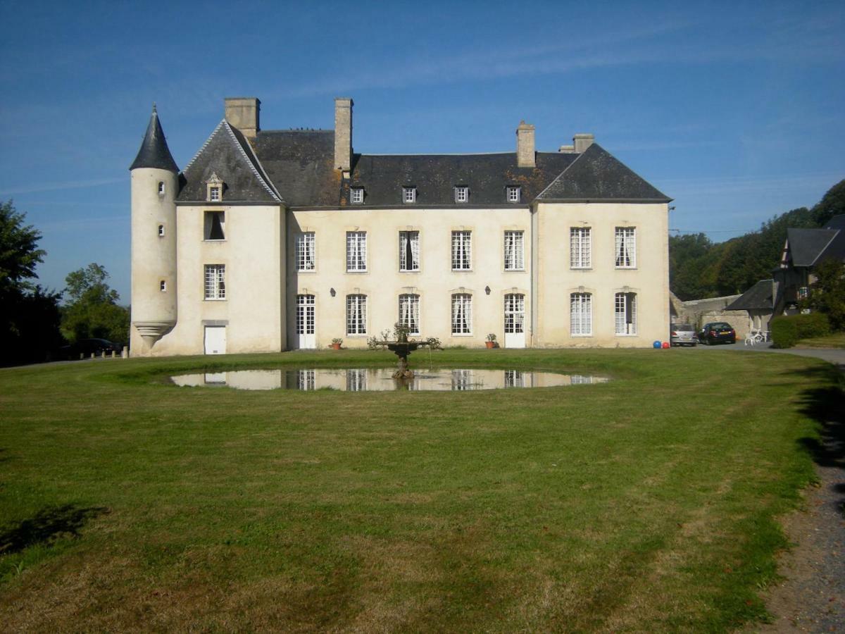 Le Château d'Asnières en Bessin Extérieur photo
