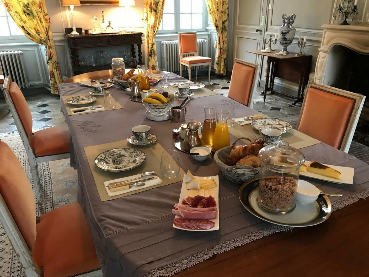 Le Château d'Asnières en Bessin Extérieur photo